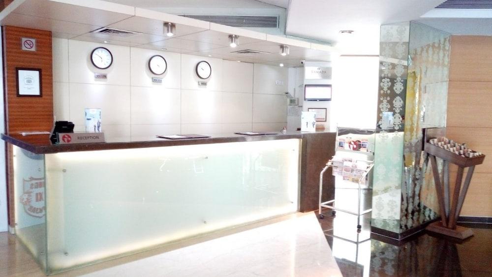 Ramada By Wyndham Navi Mumbai Hotel Exterior foto