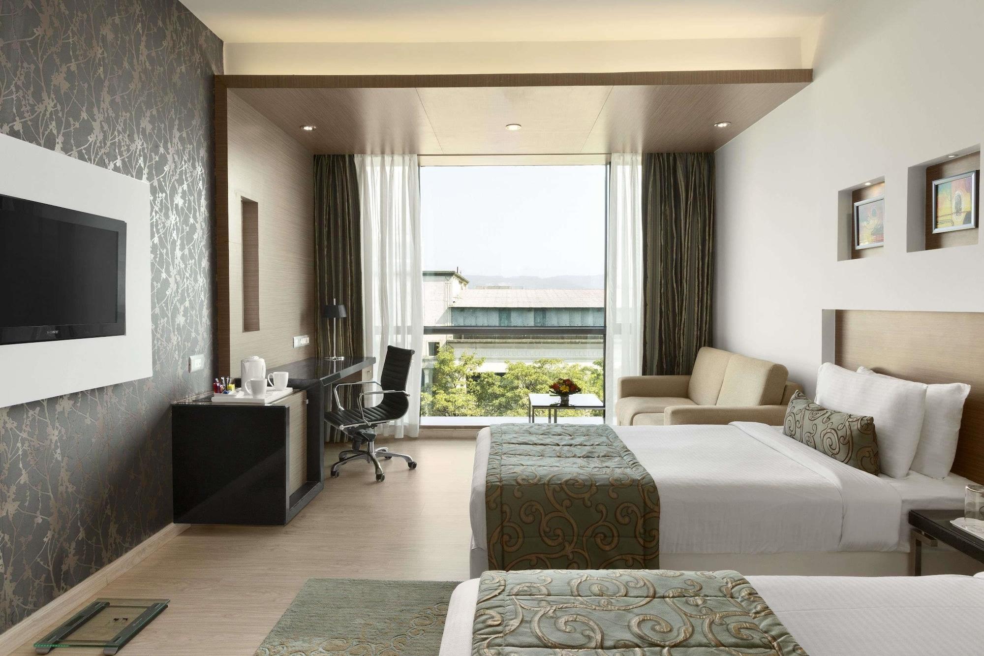 Ramada By Wyndham Navi Mumbai Hotel Exterior foto