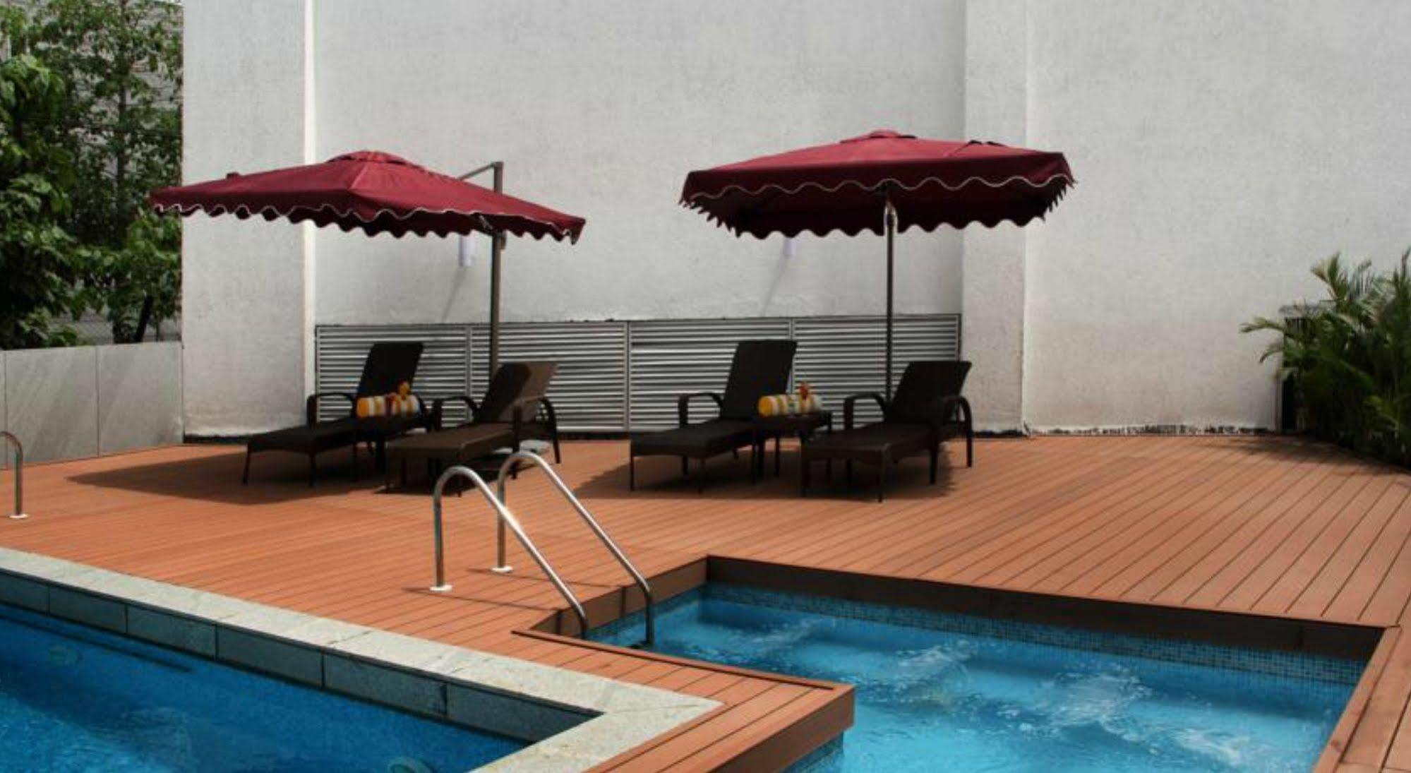 Ramada By Wyndham Navi Mumbai Hotel Exterior foto